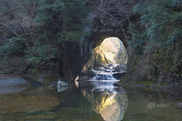 蒂波爾·塔卡克斯